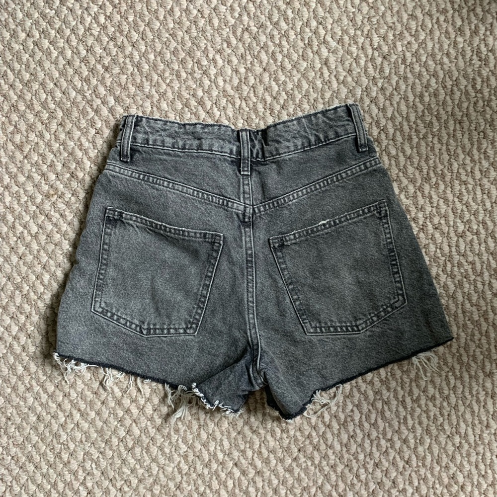 ZARA BLACK RIPPED SHORTS - Picture 4 of 5